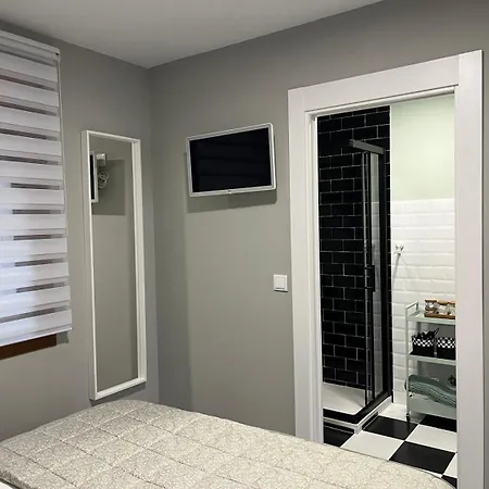 Victoria Apartment *